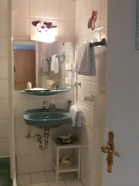 Hotel Martinsklause Meckesheim Стая снимка