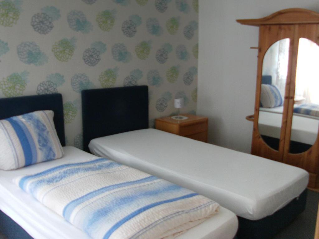 Hotel Martinsklause Meckesheim Стая снимка