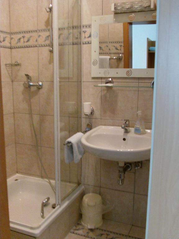 Hotel Martinsklause Meckesheim Стая снимка