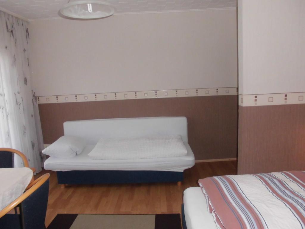 Hotel Martinsklause Meckesheim Стая снимка